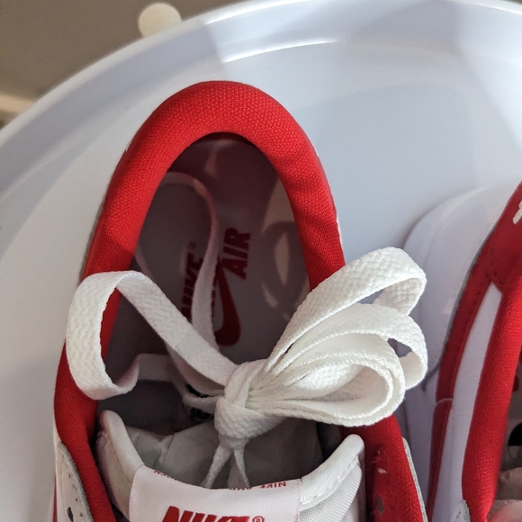 Nike Jordan 1 Retro Low Oh Men's size 10 in Red and White - Picture 6 of 11